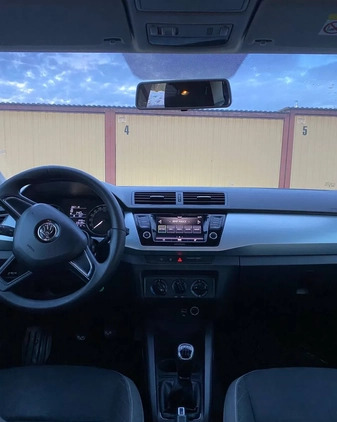 Skoda Fabia cena 24500 przebieg: 270000, rok produkcji 2019 z Katowice małe 121